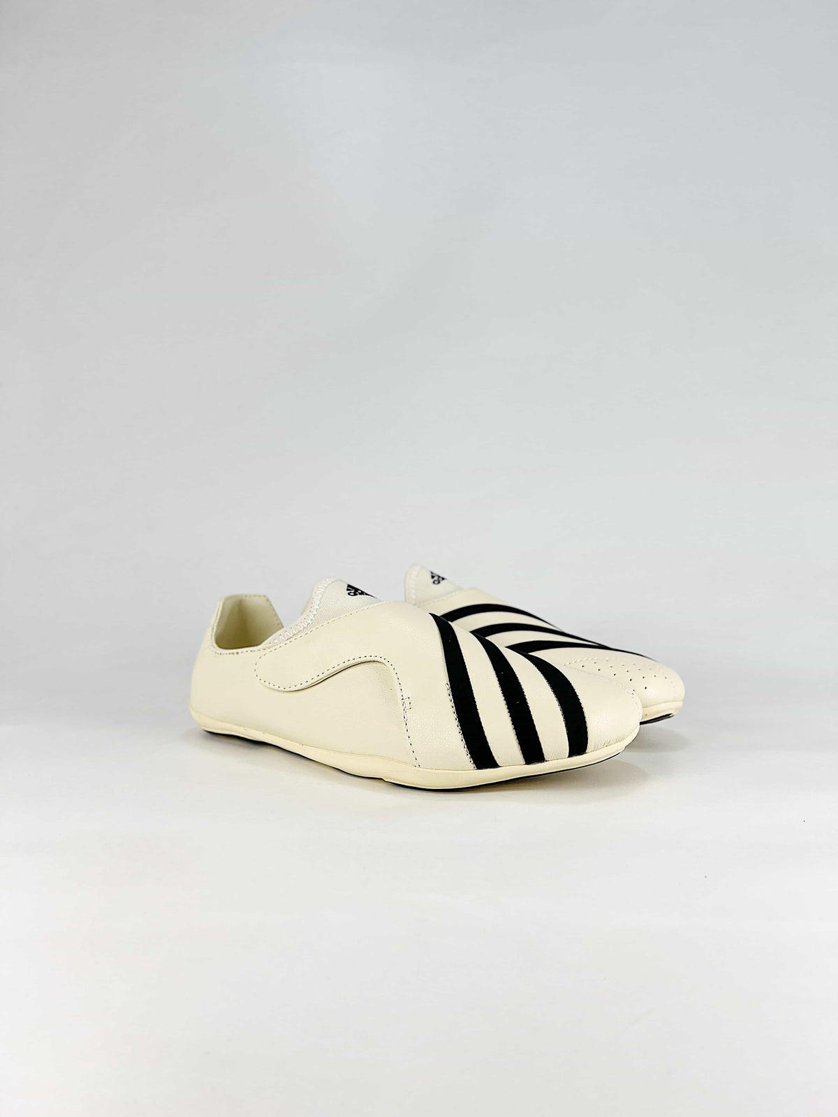 Pharrell Williams x Adidas Vario Flat Earther "Cream White Black"-Classic sneakers,Adidas Women's Shoe Sale / Men's Shoe Sale