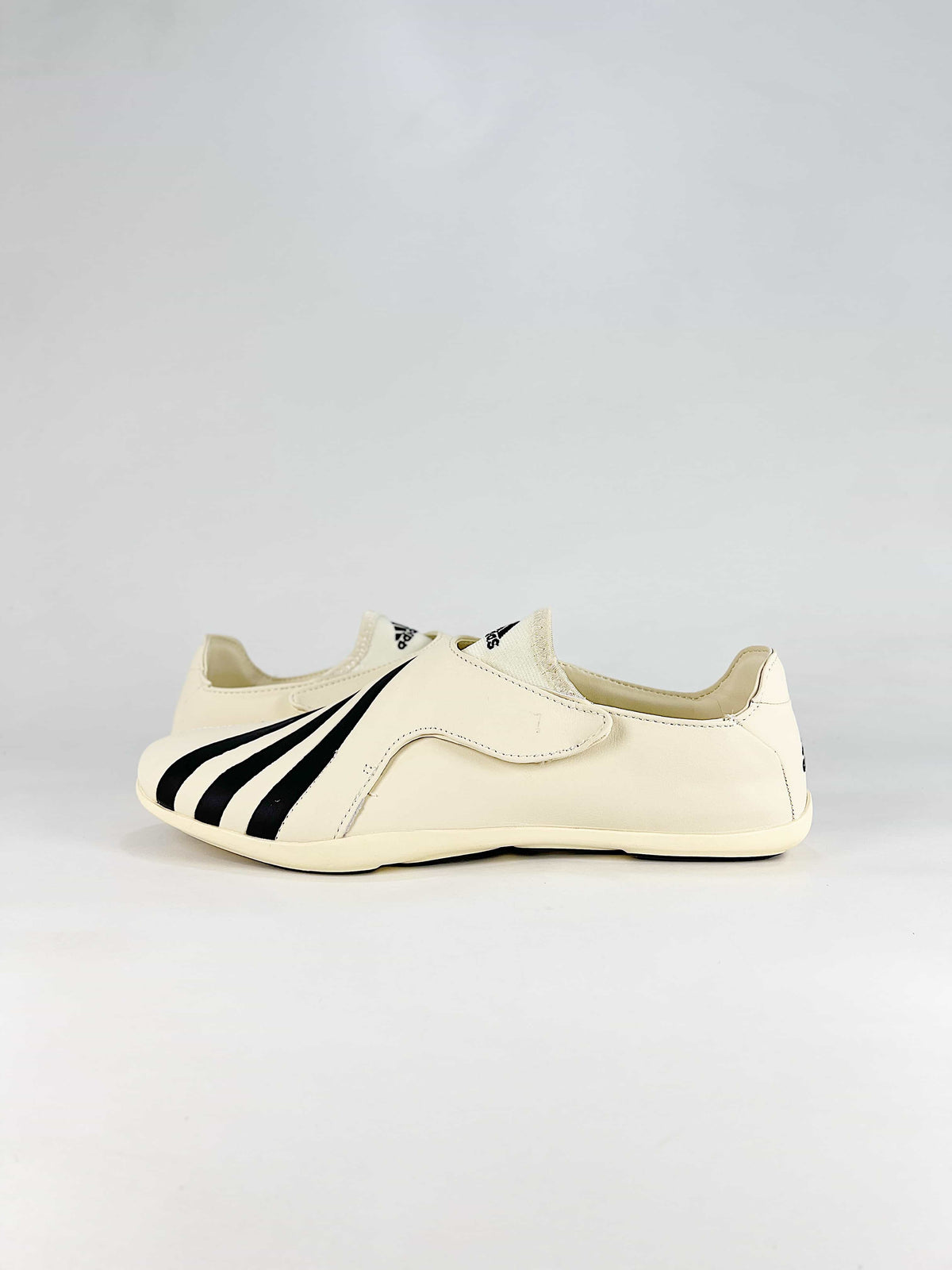 Pharrell Williams x Adidas Vario Flat Earther "Cream White Black"-Classic sneakers，Adidas Women's Shoe Sale / Men's Shoe Sale