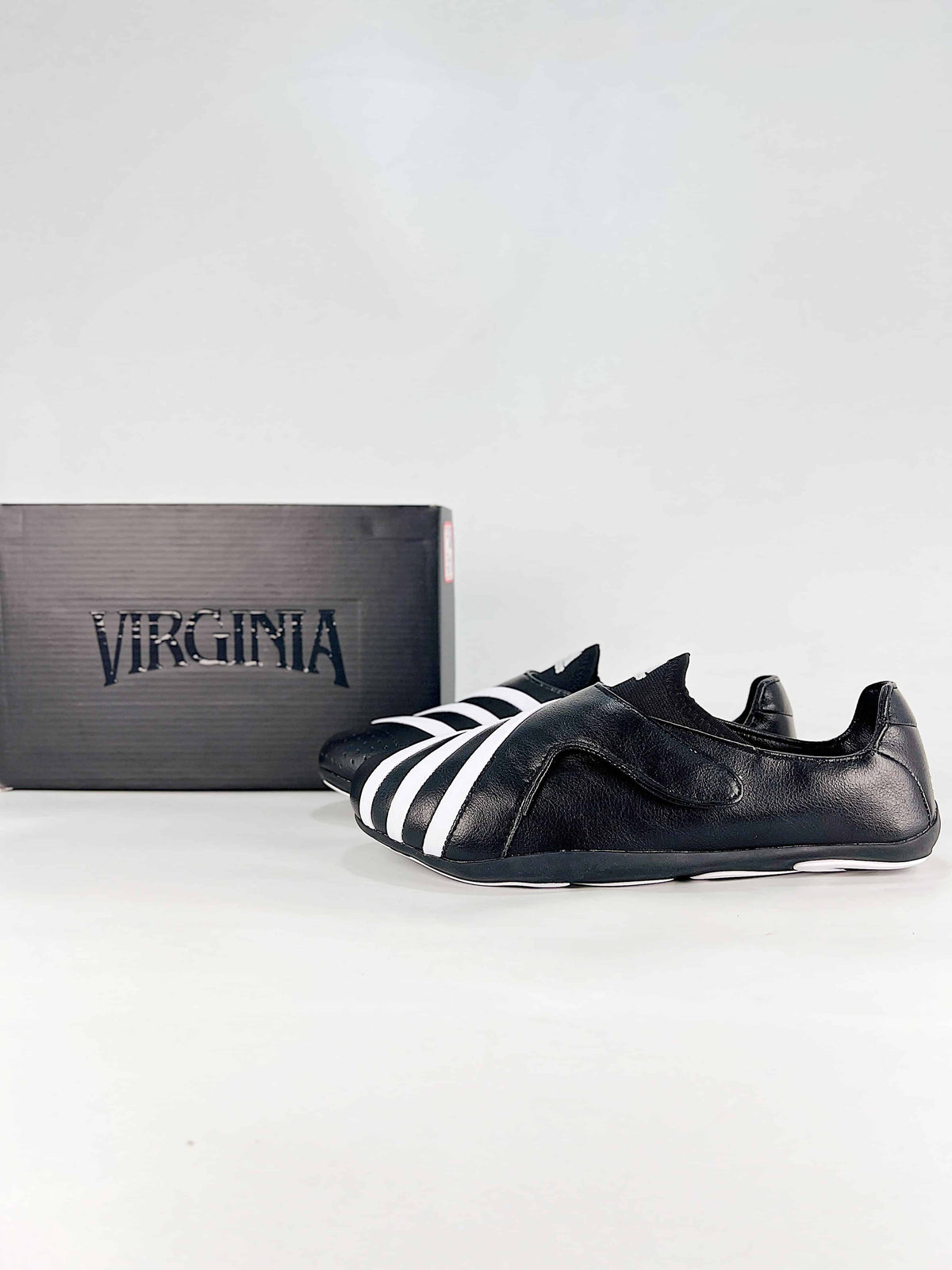 Pharrell Williams x Adidas Vario Flat Earther "Core Black White"-Classic sneakers，Adidas Women's Shoe Sale / Men's Shoe Sale